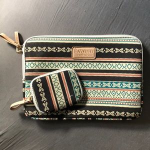 Laptop Carrier with a small pouch